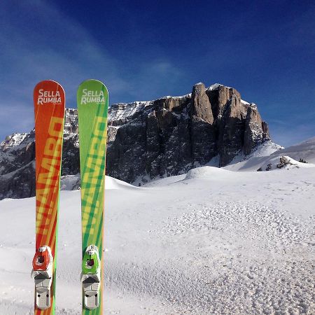Appartamenti Majon Sotroi Campitello di Fassa Luaran gambar
