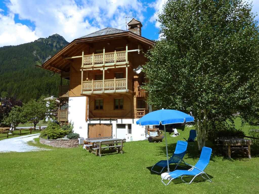 Appartamenti Majon Sotroi Campitello di Fassa Luaran gambar