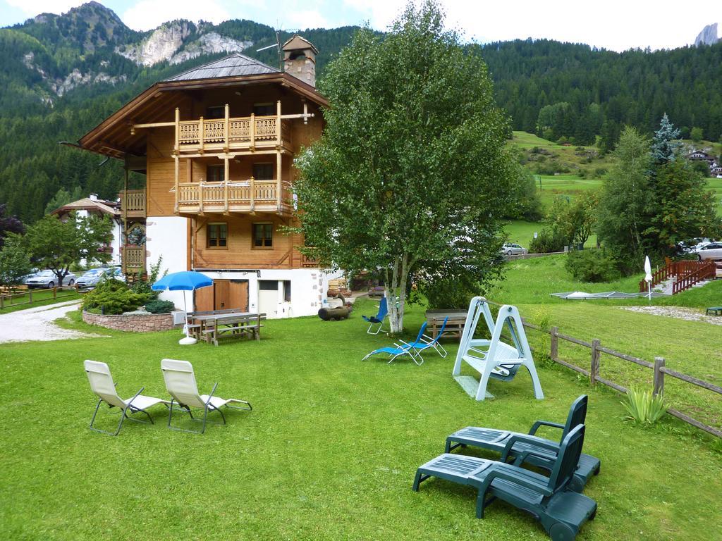 Appartamenti Majon Sotroi Campitello di Fassa Luaran gambar