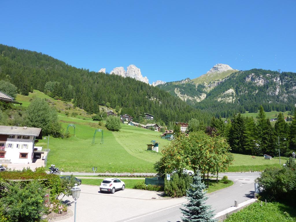Appartamenti Majon Sotroi Campitello di Fassa Luaran gambar