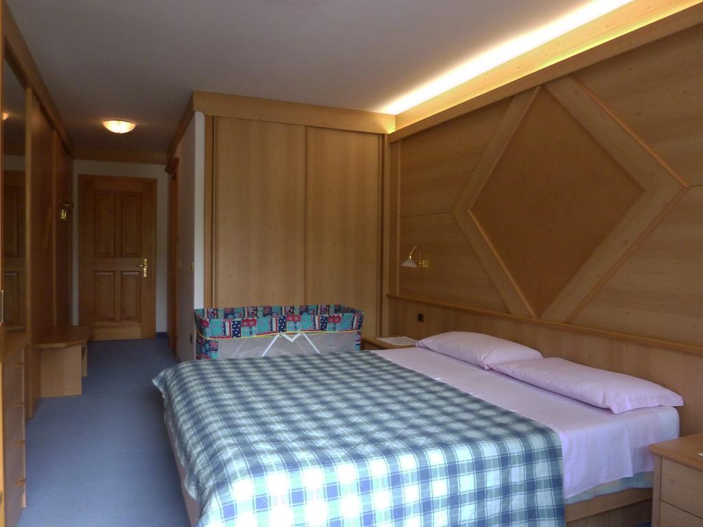 Appartamenti Majon Sotroi Campitello di Fassa Bilik gambar