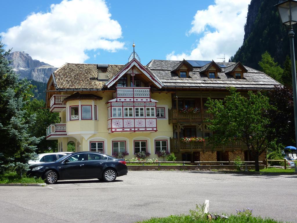 Appartamenti Majon Sotroi Campitello di Fassa Luaran gambar