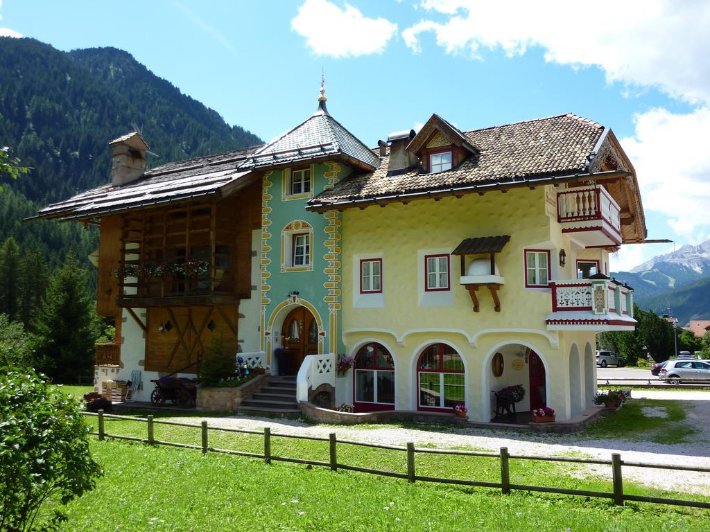 Appartamenti Majon Sotroi Campitello di Fassa Luaran gambar