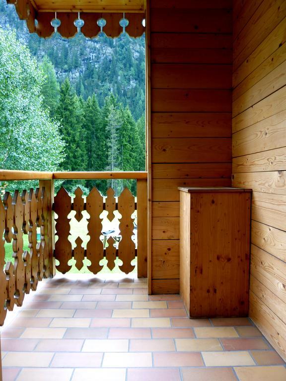 Appartamenti Majon Sotroi Campitello di Fassa Luaran gambar