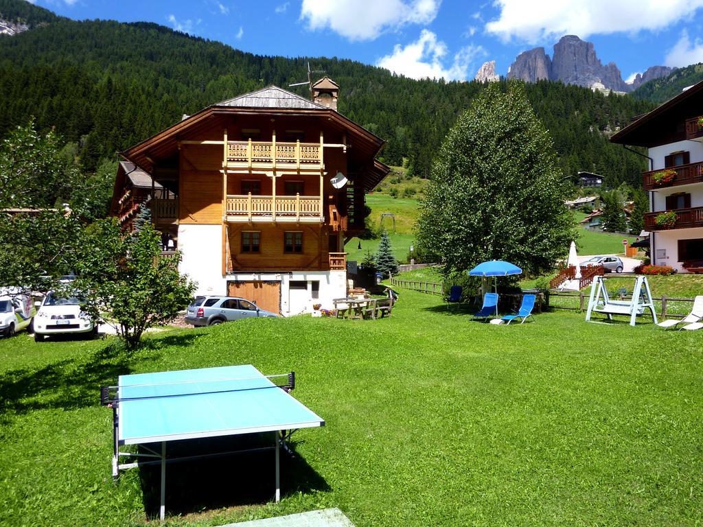 Appartamenti Majon Sotroi Campitello di Fassa Luaran gambar