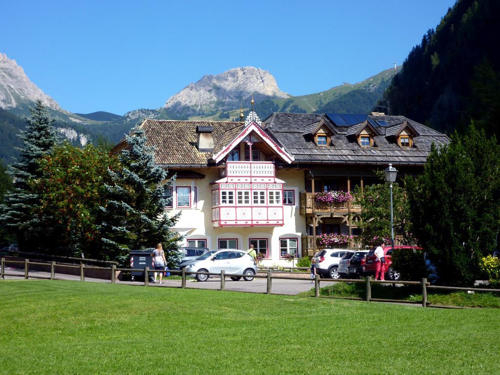 Appartamenti Majon Sotroi Campitello di Fassa Luaran gambar