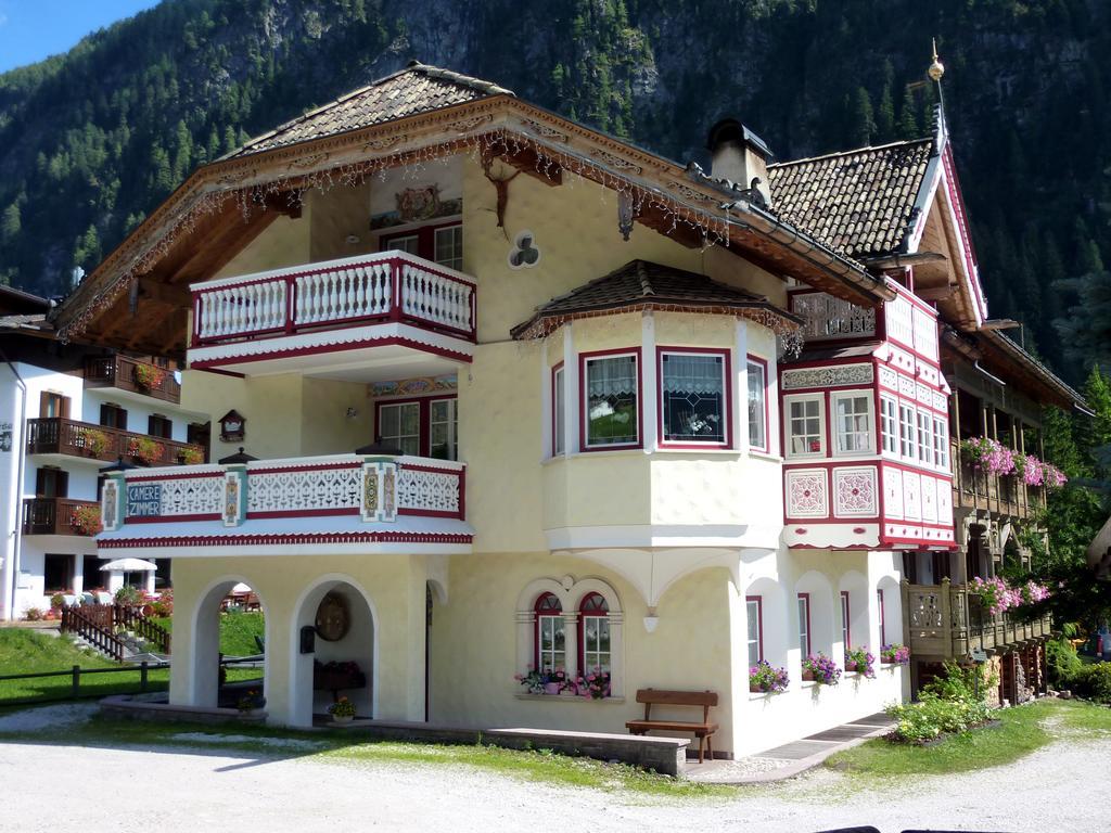Appartamenti Majon Sotroi Campitello di Fassa Luaran gambar