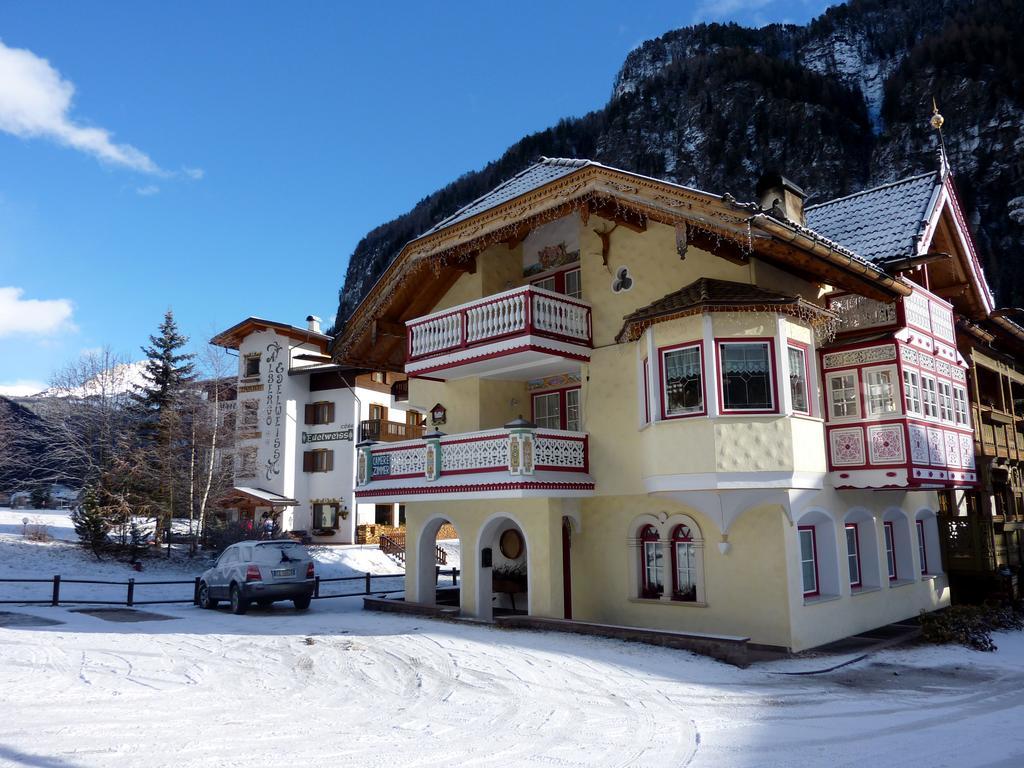 Appartamenti Majon Sotroi Campitello di Fassa Luaran gambar