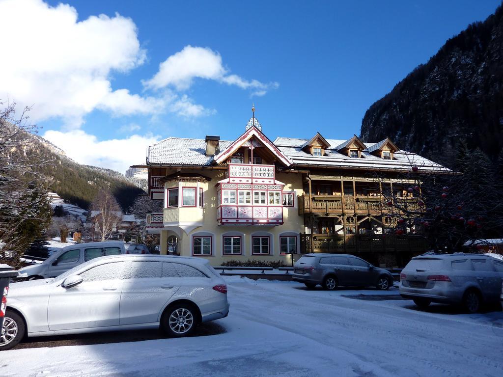 Appartamenti Majon Sotroi Campitello di Fassa Luaran gambar