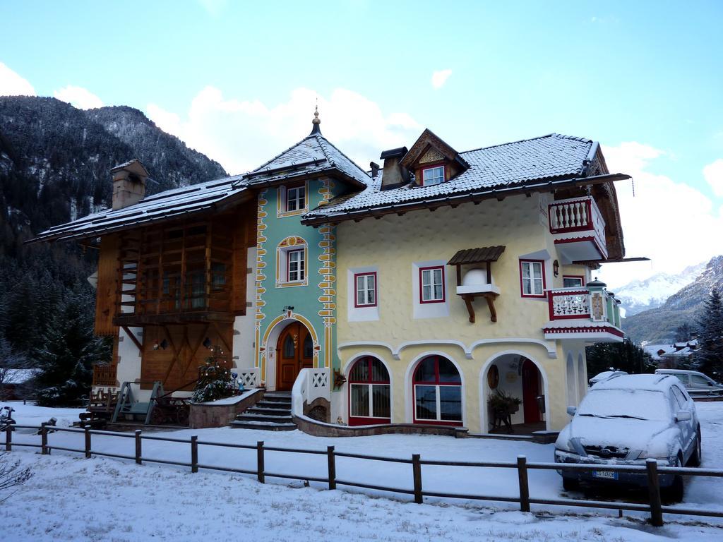 Appartamenti Majon Sotroi Campitello di Fassa Luaran gambar
