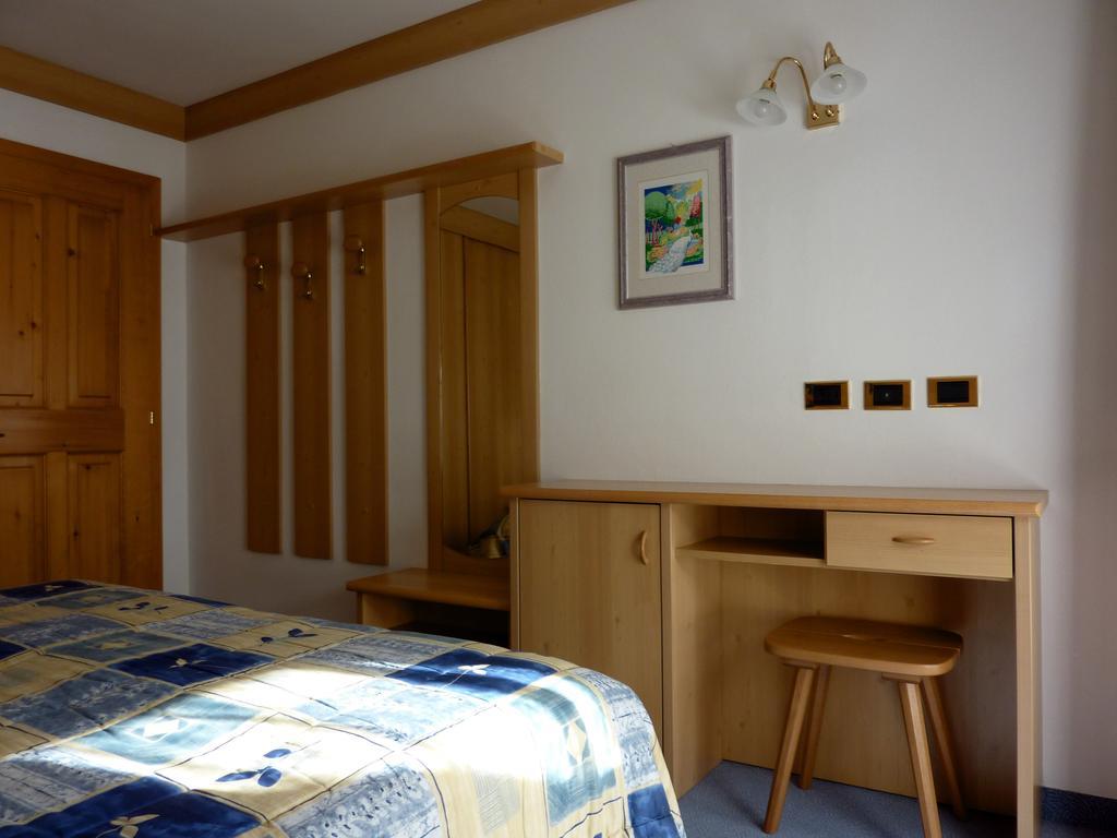 Appartamenti Majon Sotroi Campitello di Fassa Luaran gambar